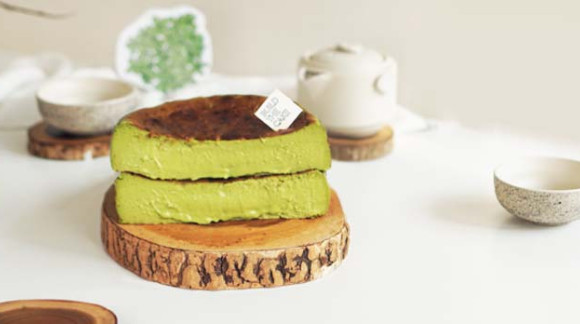 Matcha Basque Cheesecake yang rasanya pas banget / The Matcha Basque Cheesecake That Got It Just Right
